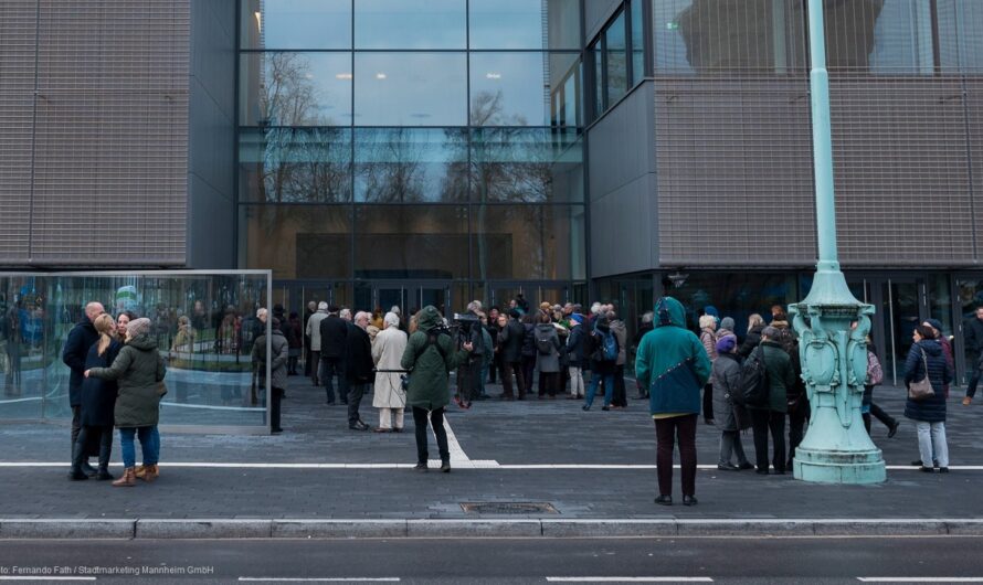 Transparenz schaffen: Infobroschüre über Vergünstigungen für Leistungsempfänger*innen